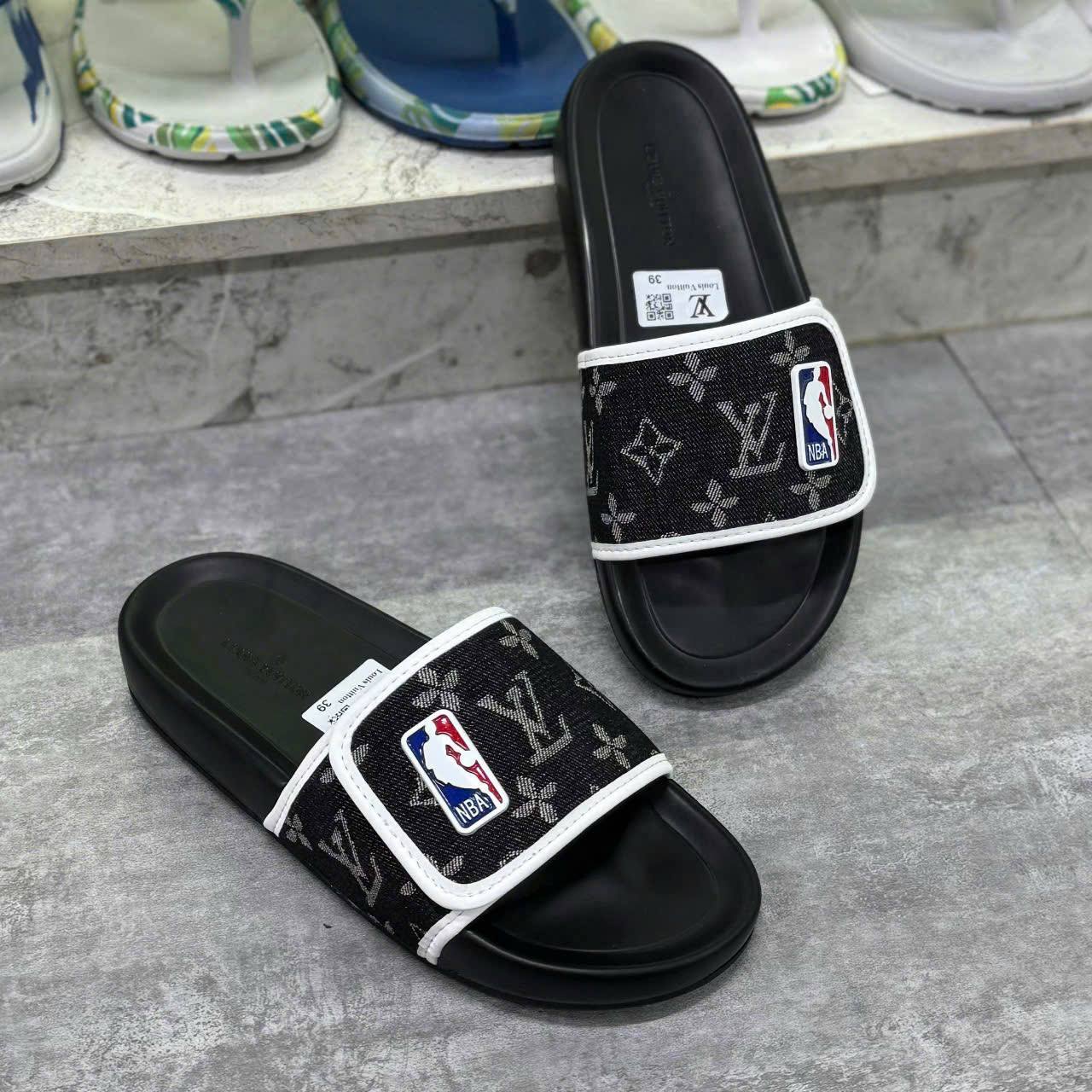 Dép quai ngang (slides)  Louis Vuitton